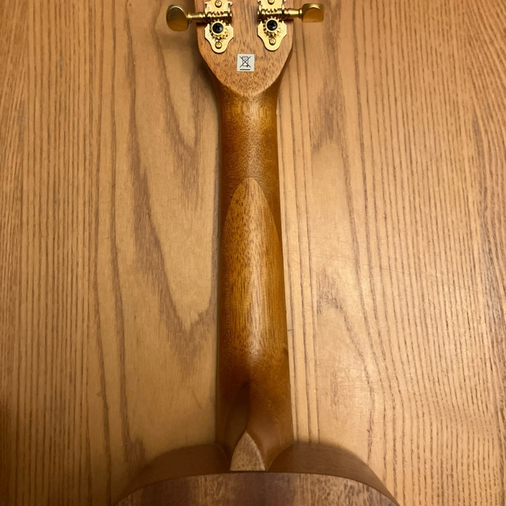 Oscar Schmidt OU2 Ukulele Aloha by Washburn excellent condition - Picture 9 of 16